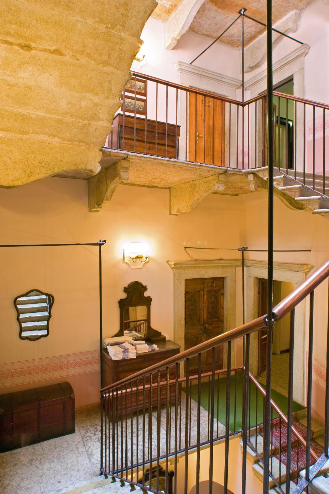 Albergo Bellavista Лимоне-суль-Гарда Экстерьер фото
